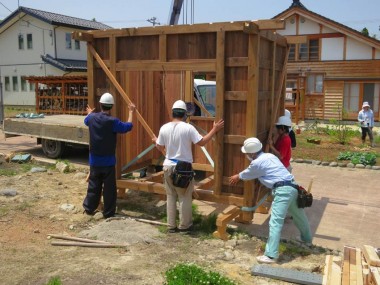 野上邸物置小屋05