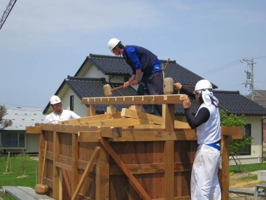 野上邸物置小屋06